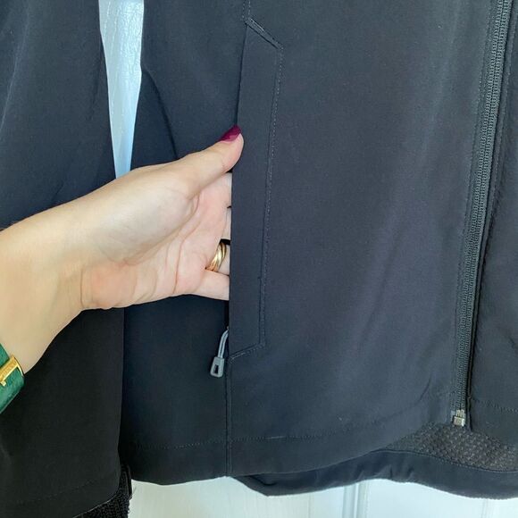 Patagonia Black Windbreaker Softshell Jacket Women’s - Picture 5 of 8